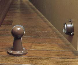 Sugatsune SMDH Magnetic Door Holder, Magnetic Force-30.8 lbs