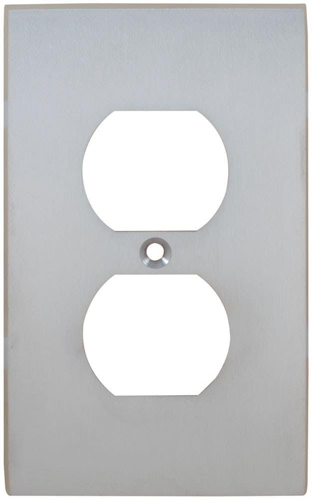 Omnia 8012/R Traditional Switchplate - Receptacle