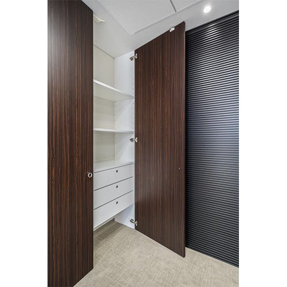 Sugatsune J95 Heavy Duty Cabinet Concealed Hinge, (1" Overlay)